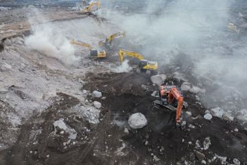 Upaya antisipasi risiko erupsi dan banjir lahar Semeru