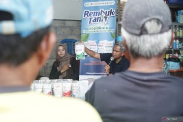 Pemeriksaan kesuburan tanah di Tulungagung