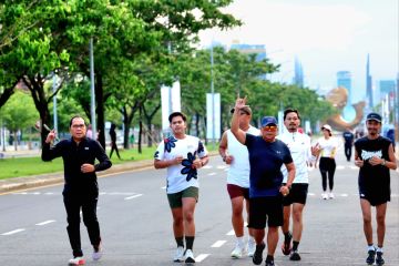 Hasto Kristiyanto kagum banyak warga Makassar rajin berolahraga