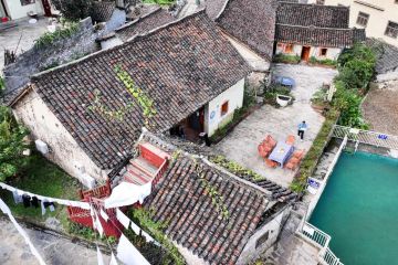 Menengok jembatan tertinggi di dunia dongkrak wisata lokal di Guizhou