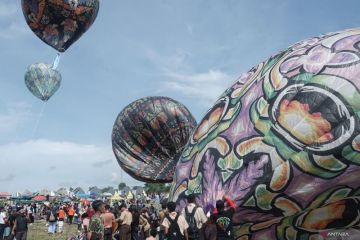 Parade balon udara di Tulungagung