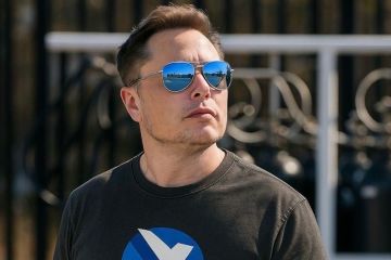 Musk jadi triliuner pertama, pesaing masih jauh