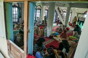 Pengungsi korban bencana di Tanah Datar