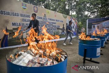 Pemusnahan rokok ilegal di Kabupaten Bandung Barat