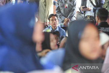 Gibran di posko bencana: logistik, perbaikan infrastruktur dipercepat