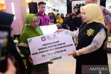 Pemprov Gorontalo salurkan bantuan sosial Rp1,056 miliar