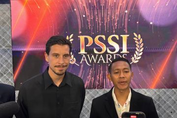 Thom Haye mengaku siap dilatih siapapun di timnas Indonesia