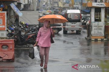 BMKG: Cuaca berawan hingga hujan terjadi di Bandung dan mayoritas RI pada Minggu