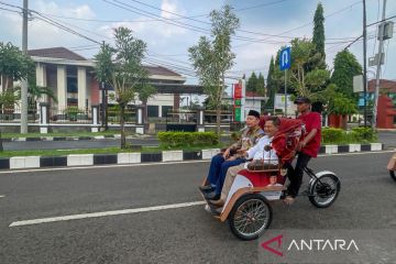 Legislator Jabar mendukung pemanfaatan becak listrik untuk wisata