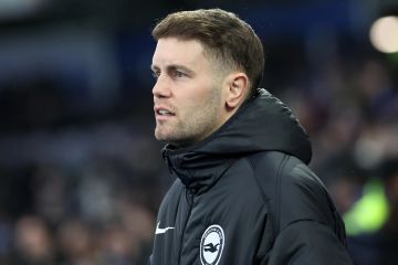 Brighton imbang, Hurzeler tidak senang