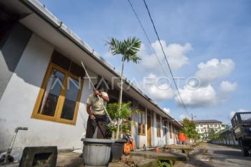 Hunian sementara korban banjir bandang di Padang