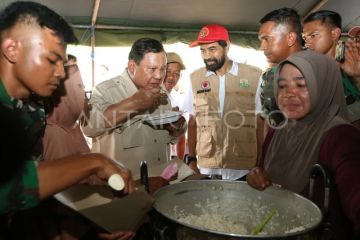 Foto: Presiden kunjungi dapur umum pengungsi bencana Aceh