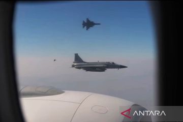 Enam jet tempur kawal kedatangan Prabowo saat memasuki Pakistan