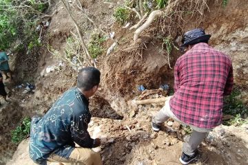 Tambang emas ilegal dekat Mandalika ditutup