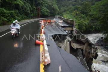 Akses khusus motor di jalan nasional Lembah Anai