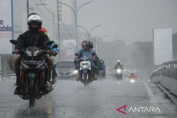 Sabtu, BMKG prakirakan Bandung dan mayoritas wilayah hujan sedang-sangat lebat