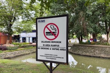 Merokok dekat anak dapat merusak organ pernapasan dan saraf