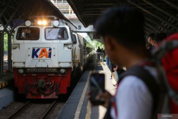 Antisipasi lonjakan penumpang KA