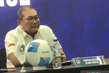 Herdman dan Van Bronckhorst kandidat pelatih timnas?