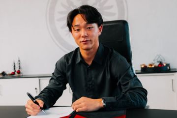 Frankfurt rekrut bek kiri belia Jepang Keita Kosugi