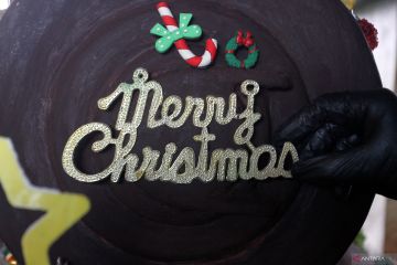 Miniatur kereta natal dari cokelat