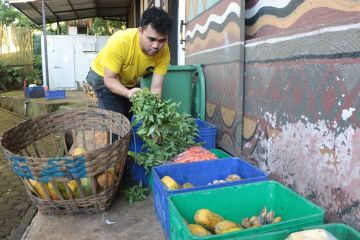 Pemkot memastikan Kemenhut mulai salurkan pakan satwa untuk Bandung Zoo