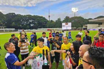 Laga sepak bola amal untuk Sumatera berhasil dapatkan Rp265 juta