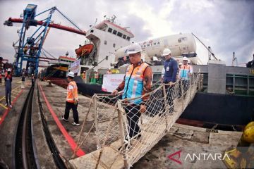 Menhub: Kapal Barito Mas kirim bantuan ke Aceh bentuk negara hadir