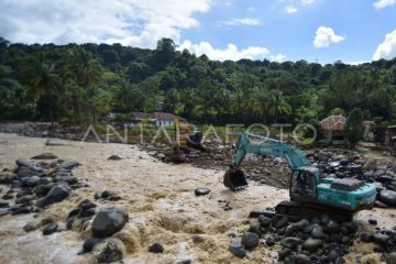 Perbaikan alur sungai di Padang