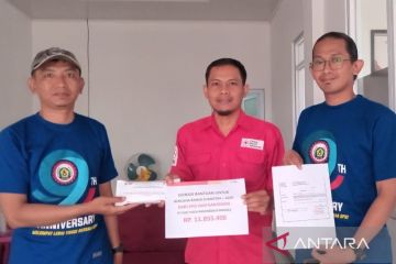 PMI Cianjur menerima donasi masyarakat untuk bencana Sumatra