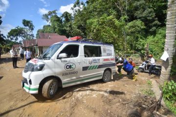 Jalan darurat kembali dibuka di Batu Busuk di Padang