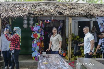 Wamen Pariwisata tinjau objek wisata Pantai Carita