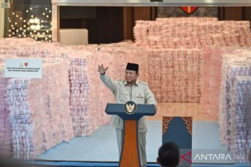 Kemarin, Prabowo soal hunian pengungsi hingga progres kampung haji