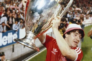 Pahlawan dua Piala Eropa Nottingham, John Robertson meninggal dunia