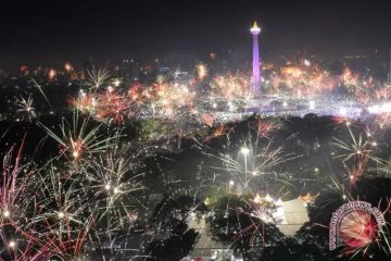 Rekayasa lalu lintas di kawasan Monas saat malam Tahun Baru 2026