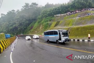 Polisi mencatat peningkatan volume kendaraan di jalur Puncak-Cianjur
