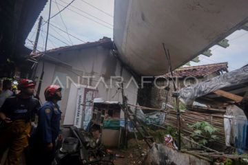 Dampak puting beliung di Kemang Kabupaten Bogor