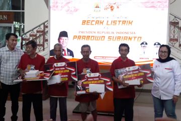 Becak listrik ringankan beban penarik becak sepuh di Cirebon