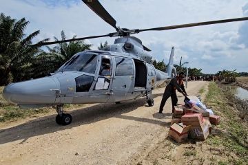 Helikopter Panther HS 1302 distribusikan 420kg bantuan di Aceh Tamiang