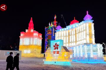 Siap-siap masuk ke taman bermain es di Changchun