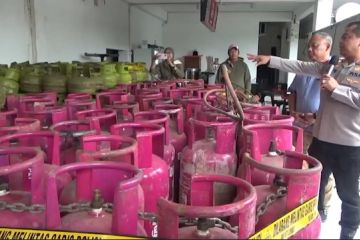 Polrestabes Surabaya ungkap Bright Gas 12 kg berisi elpiji subsidi