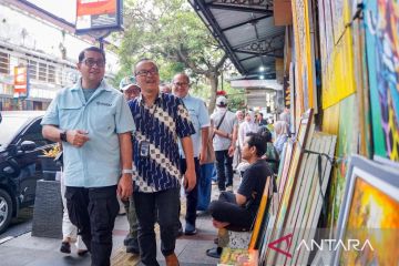Menteri Ekraf kunjungi Cihapit hingga Braga, perkuat ekraf Kota Bandung