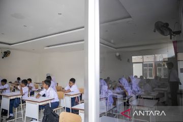 Hari pertama masuk sekolah di SRMP 8 Cimahi