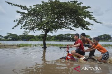 Banjir akibat luapan Situ Bulakan di Tangerang