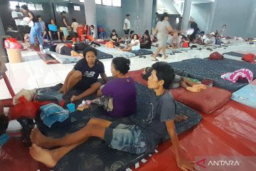 693 warga sejumlah kampung mengungsi pascabanjir bandang di Pulau Siau