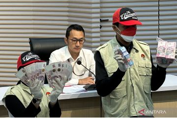 Hukum kemarin, KPK ungkap kasus pajak sampai polisi kawal Persija