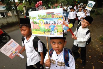 Pawai peringatan Isra Miraj pelajar Kota Kediri