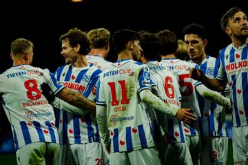 Hasil Eredivisie: Heerenveen Hajar Zwolle 4-2, Twente Ditahan Telstar 1-1