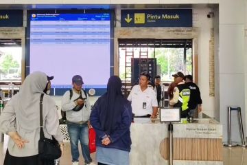 KAI Cirebon menyediakan opsi layanan pindah moda bagi penumpang imbas banjir