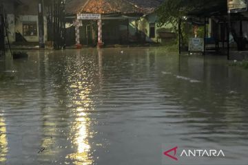 DPRD Kota Cirebon meminta pemda perkuat program pengendalian banjir